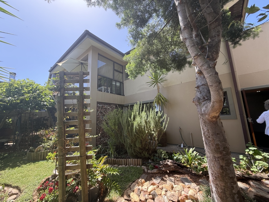 4 Bedroom Property for Sale in Monte Christo Western Cape